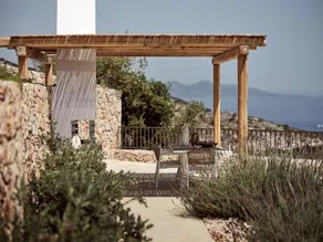 Rebek Luxury Villas & Suites - Image 4