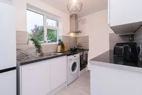 Michaelmas, Coventry - 2 Bed House Apartment - Image 5