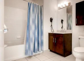 Global Luxury Suites at Raritan - Image 5