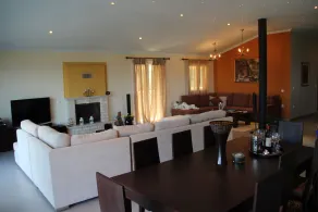 Rentaki Villas - Image 5