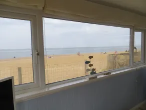 Sunset Beach Retreat - Image 3