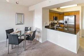Global Luxury Suites Metropolitan Park Arlington - Image 4