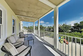 77tingln 4 Bedroom Home - Image 3