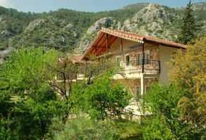 Dionysos Lodge - Image 3