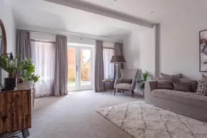Chic Luxurious Townhouse - Central Marlow - Image 5