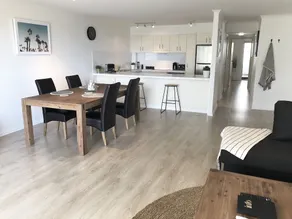 Sunshine Beach Luxe Apartment - Image 3