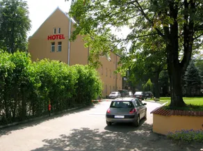 Ami Hotel Bed and Breakfast - Image 5