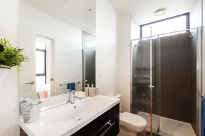 LENA, 2BDR Southbank Apartment - Image 4