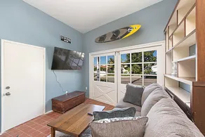 Ocean-view Ge Getaway With Huge Fenced Yard 5 Bedroom Home - Image 4