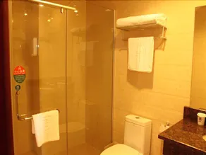 GREENTREE INN YANGZHOU SHOU WEST LAKE BUSINESS HOTEL - Image 2