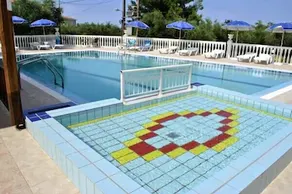Kozanos Hotel & Suites - Image 2