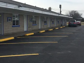 Kentland Motel - Image 5