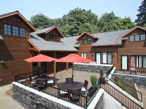 Vineyard View Inn - Image 4