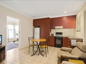 Newport Homestay And Lodge - Image 2
