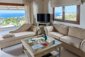Keramos Villa & Apartments - Image 2