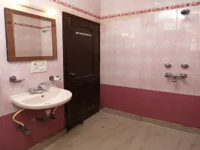 OYO 10583 Hotel Amigo - Image 4