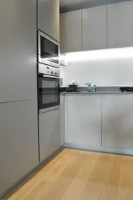Modern 1 Bedroom Apartment in Brixton With Balcony - Image 5