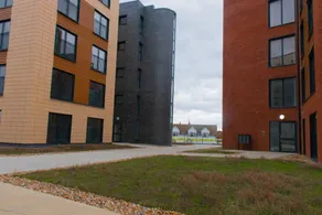 Livestay - 2 Bed Apartment Free Parking Heathrow - Image 5