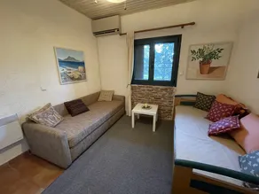 Stunning 2-bedroom Villa in - Image 4