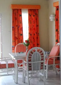 Cassandra II Beach Apartment - Image 3