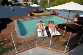Waikiki Beach Bed & Breakfast-Rockingham - Image 2