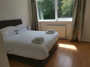 BookedUK: NEW Large duplex apartment - Image 3