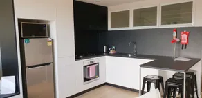 Richmond Lifestyle Apartment - Image 4