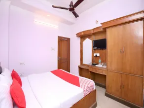 Hotel Yogesh And restaurent - Image 2