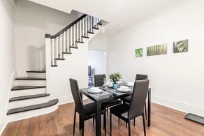 Cozy 2-storey 2BR Apt Near Parks and King St - Image 2