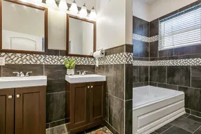 Carondelet Street Modern Suites - Image 5