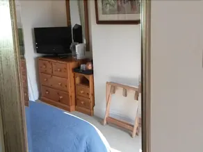Avalon Lodge Bed & Breakfast - Image 3