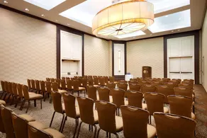 DoubleTree by Hilton Boston Bedford Glen - Image 3