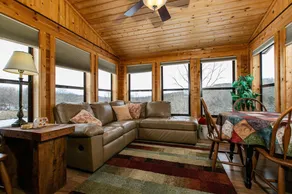 Lorelei Cabins Aster - Image 4