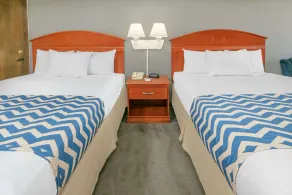 Travelodge Inn & Suites by Wyndham Norman - Image 4
