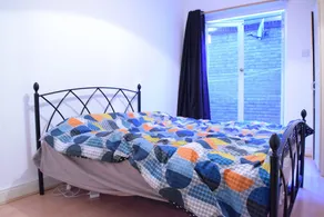 Cosy 1 Bedroom in East London - Image 2