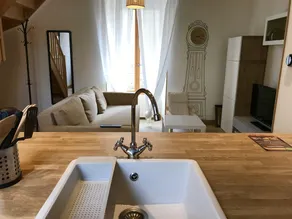 La Petite Cour - Image 2