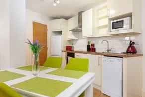 Metro Service Apartments Peterborough - Image 3