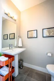Mile High Lifestyle Townhome in Golden Triangle Rooftop Views - Image 3