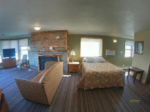 Twin Pines Resort - Image 3