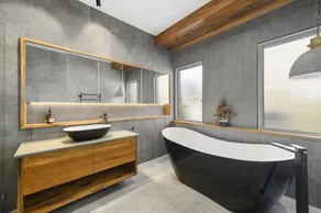 Due North Beach House - Image 2