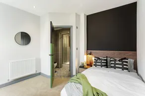 OnPoint Modern Bright 1 Bedroom Studio - Image 2