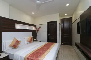 OYO 11594 Hotel TVS - Image 4
