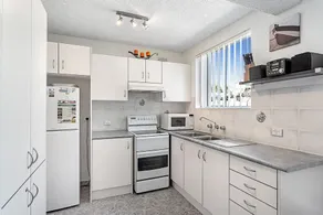 Sunset Court, Unit 1, 3 Resthaven Avenue - Image 4