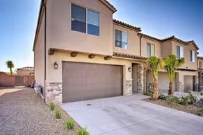 Luxurious End Unit W/ Pool, Hot Tub & Firepit 3 Bedroom Condo - Image 3