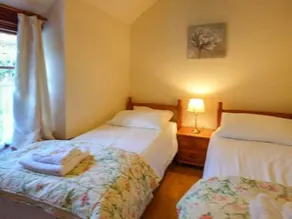 Flat Cottage - Image 3