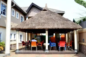 Unique Didis Royal Hotel & Suites - Image 2
