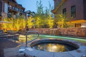 1-village Inn Plaza 16 - Image 5