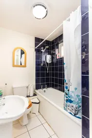 Homely 2 Bedroom House in Kennington With Garden - Image 5