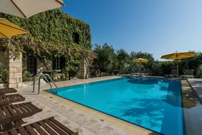 Ideal small family, traditional village close to beaches - Image 3
