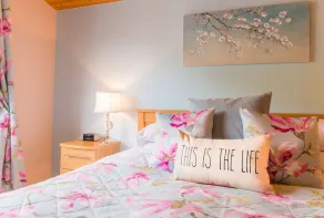Skylark Lodge With Hot Tub Near Cupar, Fife - Image 4